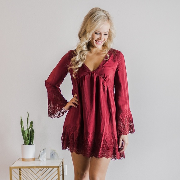 'Lace In Love' Dress - Picture 1 of 6